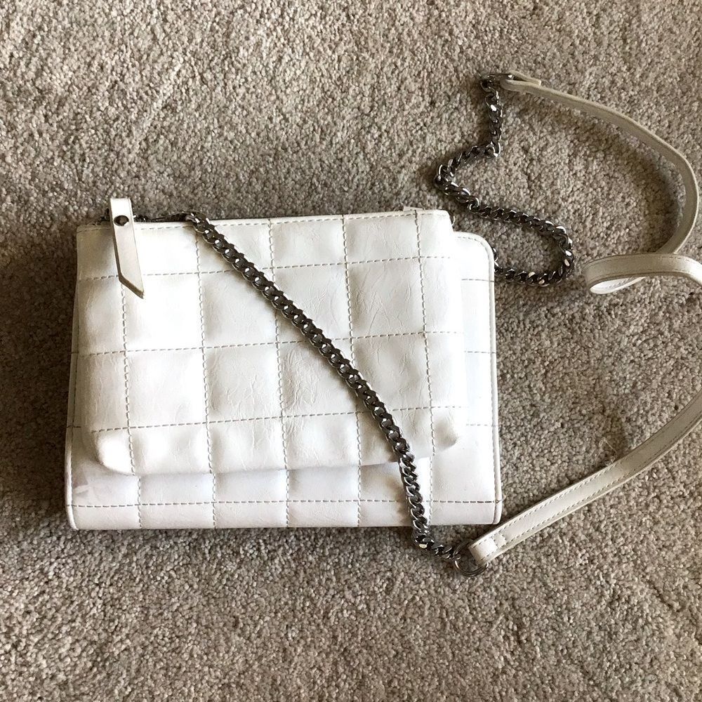 Crossi Double White Quilted Chain Shoulder Bag